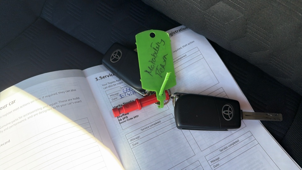 Toyota Yaris 1.5 Hybrid Icon 5dr CVT Hybrid Hatchback - Image 28