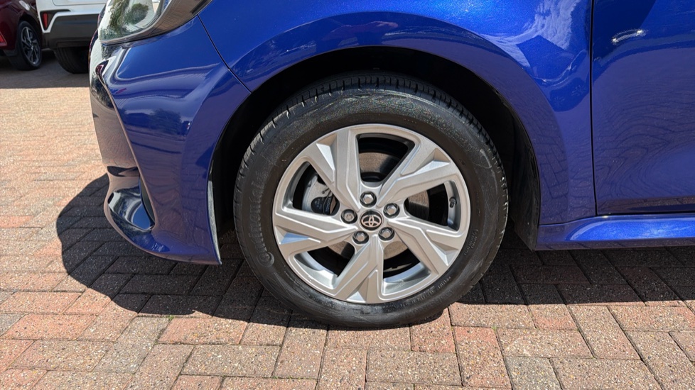 Toyota Yaris 1.5 Hybrid Icon 5dr CVT Hybrid Hatchback - Image 42