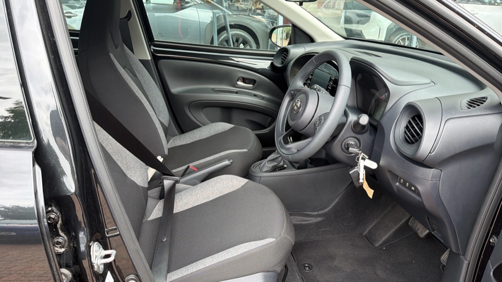 Toyota Aygo X 1.0 VVT-i Pure 5dr Auto Petrol Hatchback - Image 12