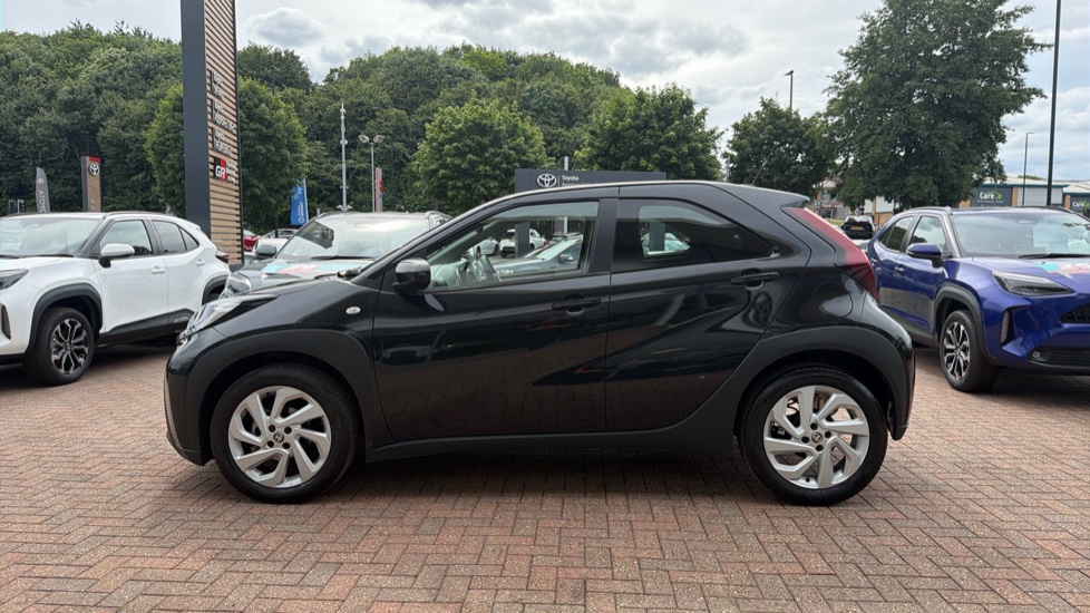 Toyota Aygo X 1.0 VVT-i Pure 5dr Auto Petrol Hatchback - Image 24