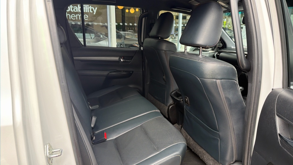 Toyota Hilux Diesel Invincible X D/Cab Pick Up 2.8 D-4D Auto - Image 8