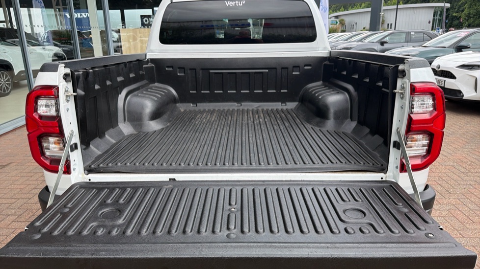 Toyota Hilux Diesel Invincible X D/Cab Pick Up 2.8 D-4D Auto - Image 13