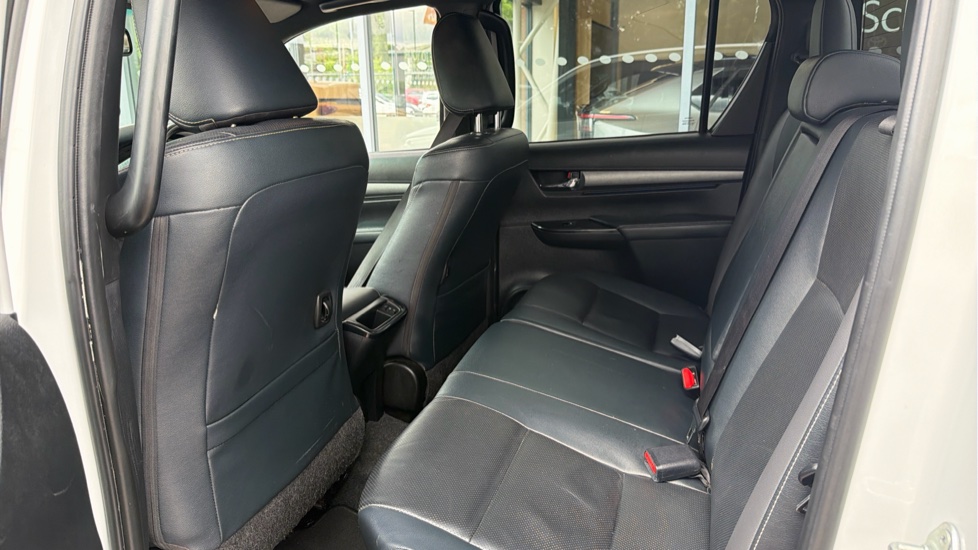 Toyota Hilux Diesel Invincible X D/Cab Pick Up 2.8 D-4D Auto - Image 15