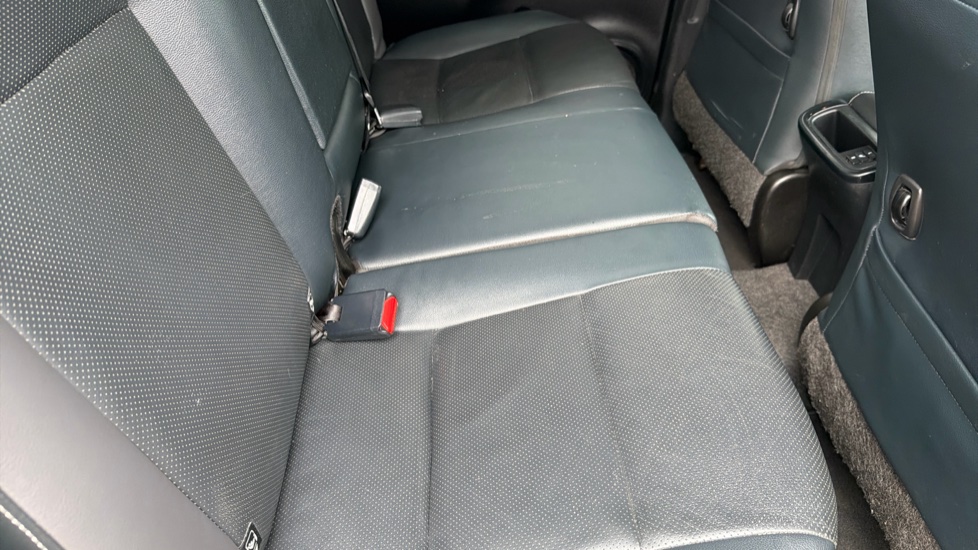 Toyota Hilux Diesel Invincible X D/Cab Pick Up 2.8 D-4D Auto - Image 17