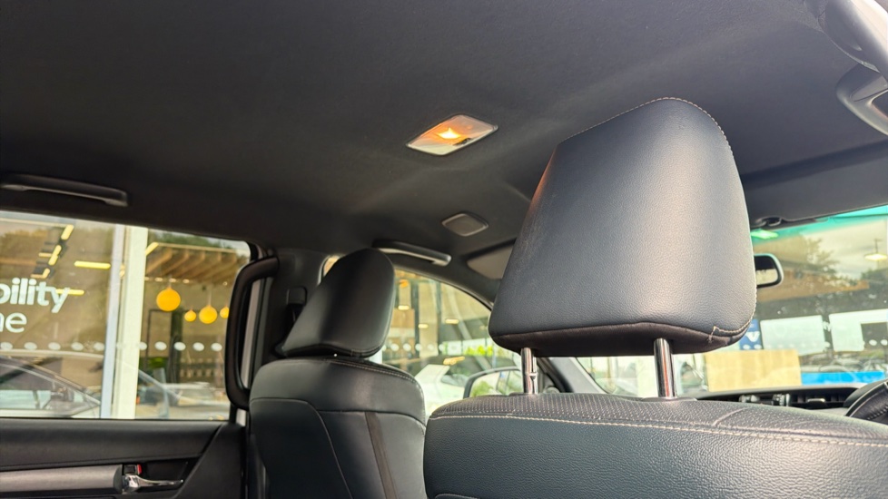Toyota Hilux Diesel Invincible X D/Cab Pick Up 2.8 D-4D Auto - Image 19