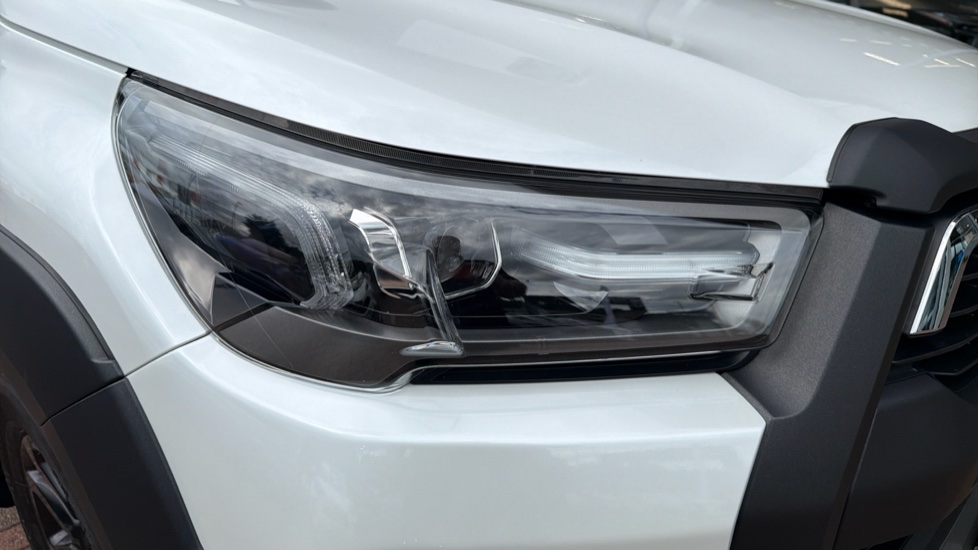 Toyota Hilux Diesel Invincible X D/Cab Pick Up 2.8 D-4D Auto - Image 20