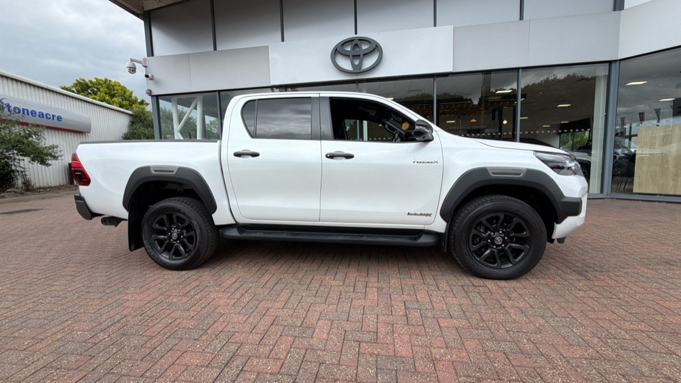 Toyota Hilux Diesel Invincible X D/Cab Pick Up 2.8 D-4D Auto - Image 23