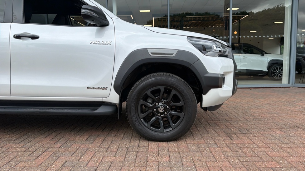 Toyota Hilux Diesel Invincible X D/Cab Pick Up 2.8 D-4D Auto - Image 25