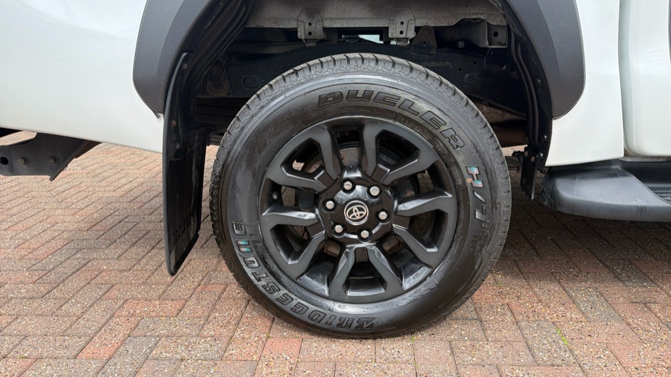 Toyota Hilux Diesel Invincible X D/Cab Pick Up 2.8 D-4D Auto - Image 41