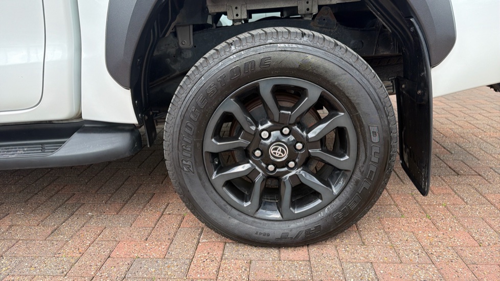 Toyota Hilux Diesel Invincible X D/Cab Pick Up 2.8 D-4D Auto - Image 43