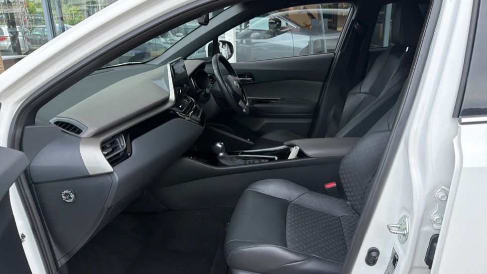 Toyota C-HR 1.8 Hybrid Excel 5dr CVT Hybrid Hatchback - Image 5