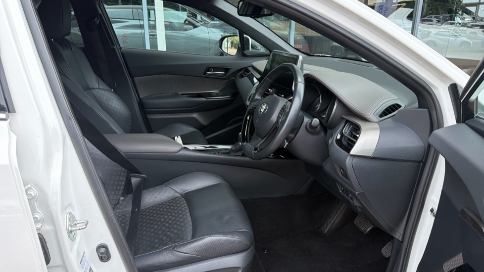Toyota C-HR 1.8 Hybrid Excel 5dr CVT Hybrid Hatchback - Image 12