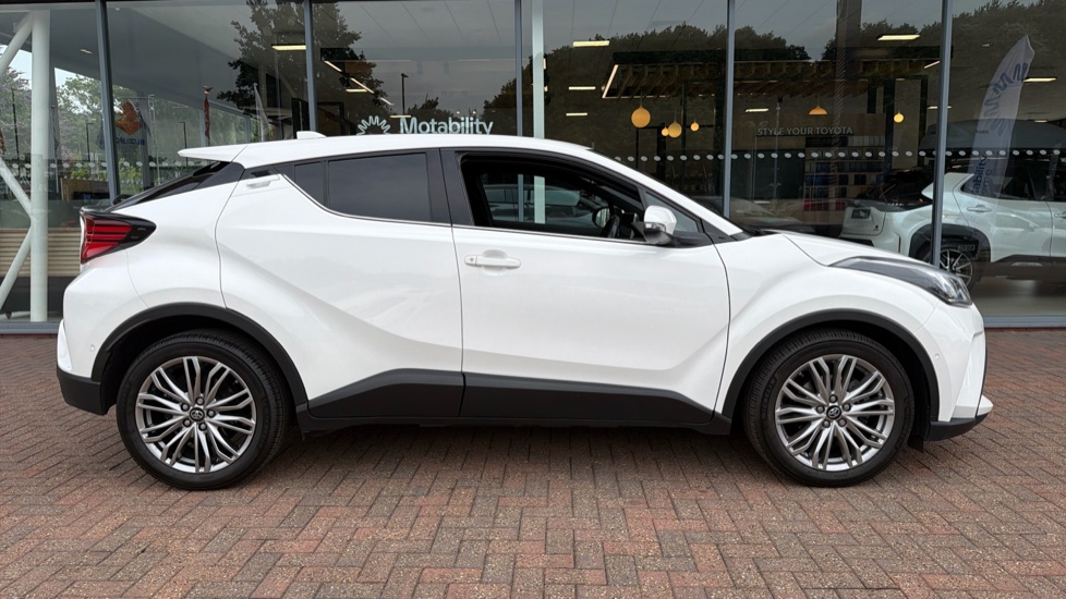 Toyota C-HR 1.8 Hybrid Excel 5dr CVT Hybrid Hatchback - Image 23