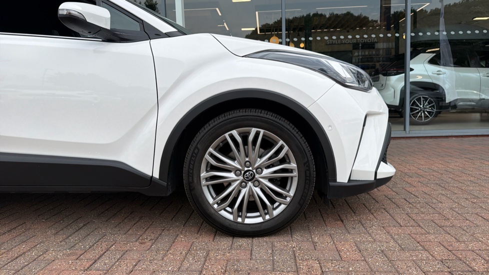 Toyota C-HR 1.8 Hybrid Excel 5dr CVT Hybrid Hatchback - Image 25