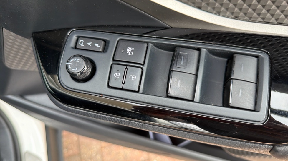 Toyota C-HR 1.8 Hybrid Excel 5dr CVT Hybrid Hatchback - Image 35