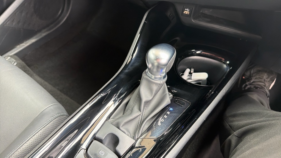Toyota C-HR 1.8 Hybrid Excel 5dr CVT Hybrid Hatchback - Image 40