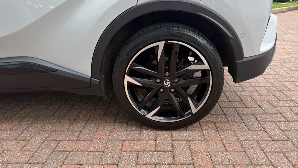 Toyota C-HR 1.8 Hybrid GR Sport 5dr CVT Hybrid Hatchback - Image 44