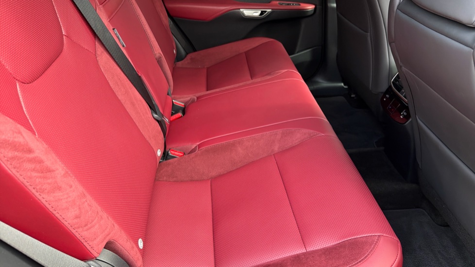 Lexus RX 500h 2.4 Direct4 F-Sport 5dr Auto Hybrid Estate - Image 17