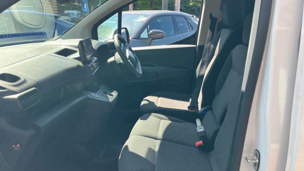 Toyota Proace City L1 Electric Icon Van 50kWh Auto - Image 5