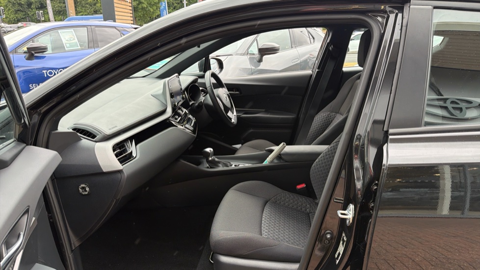 Toyota C-HR 1.8 Hybrid Icon 5dr CVT Hybrid Hatchback - Image 5
