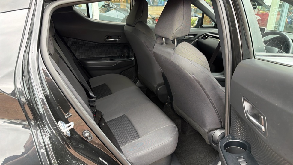 Toyota C-HR 1.8 Hybrid Icon 5dr CVT Hybrid Hatchback - Image 8