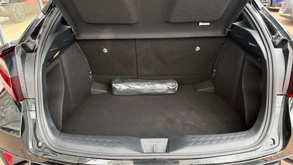 Toyota C-HR 1.8 Hybrid Icon 5dr CVT Hybrid Hatchback - Image 13