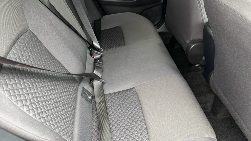 Toyota C-HR 1.8 Hybrid Icon 5dr CVT Hybrid Hatchback - Image 17