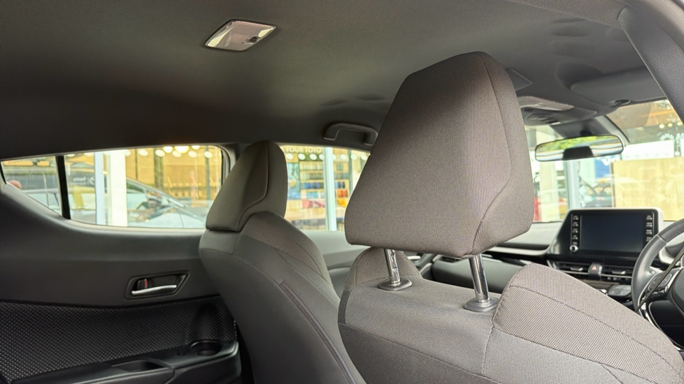 Toyota C-HR 1.8 Hybrid Icon 5dr CVT Hybrid Hatchback - Image 19