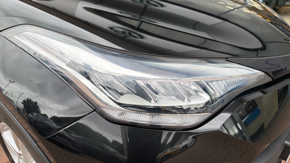 Toyota C-HR 1.8 Hybrid Icon 5dr CVT Hybrid Hatchback - Image 20