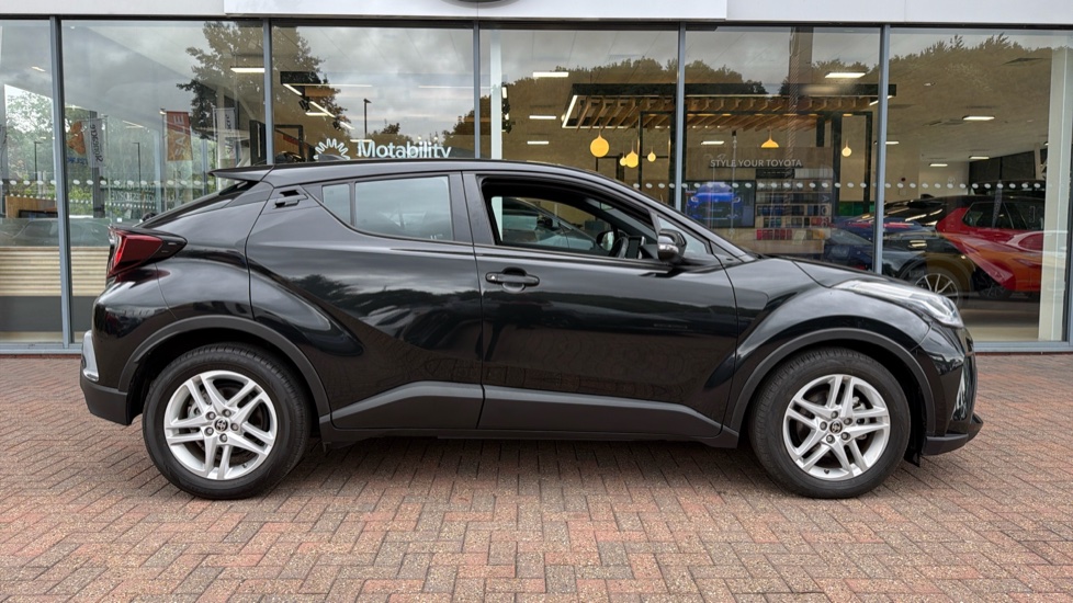 Toyota C-HR 1.8 Hybrid Icon 5dr CVT Hybrid Hatchback - Image 23