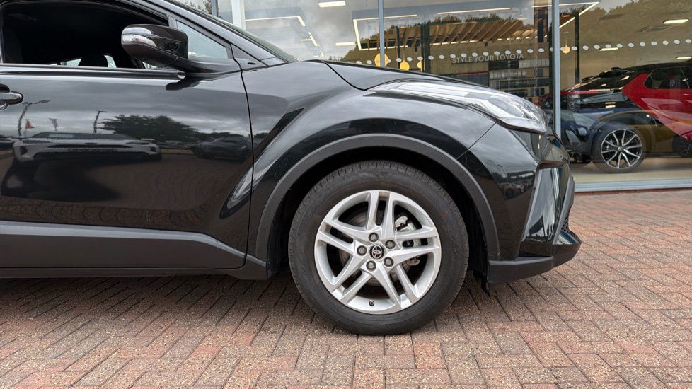Toyota C-HR 1.8 Hybrid Icon 5dr CVT Hybrid Hatchback - Image 25