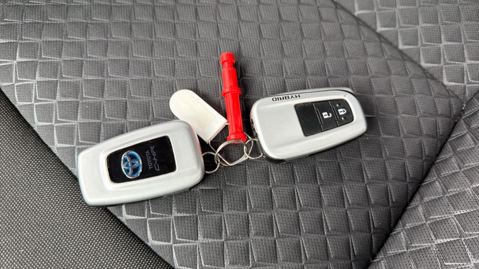 Toyota C-HR 1.8 Hybrid Icon 5dr CVT Hybrid Hatchback - Image 28