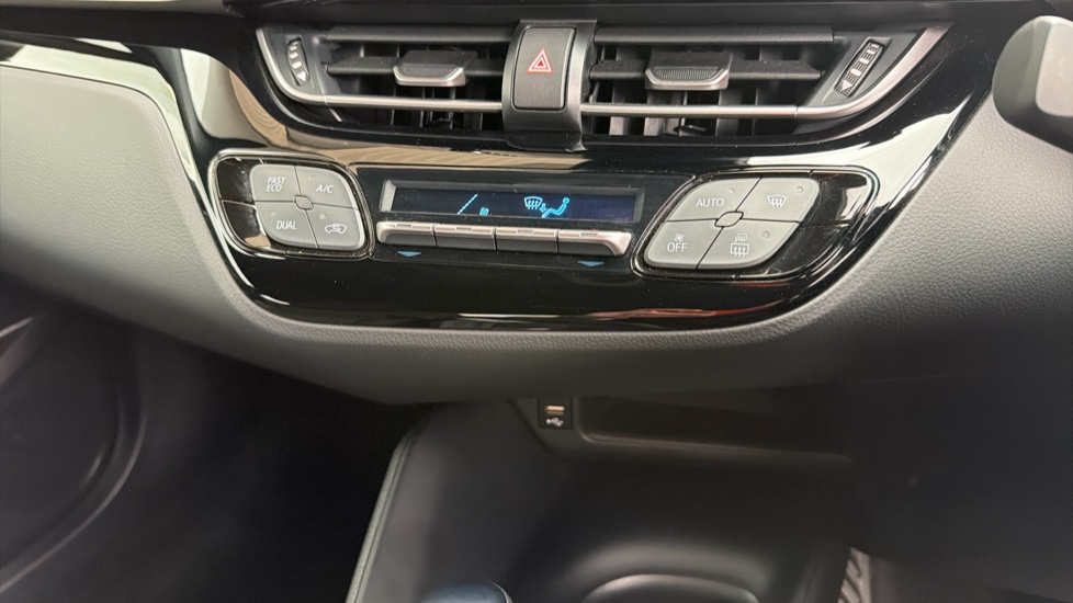 Toyota C-HR 1.8 Hybrid Icon 5dr CVT Hybrid Hatchback - Image 39