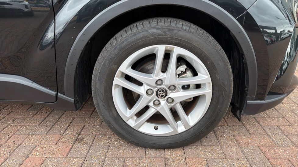 Toyota C-HR 1.8 Hybrid Icon 5dr CVT Hybrid Hatchback - Image 41