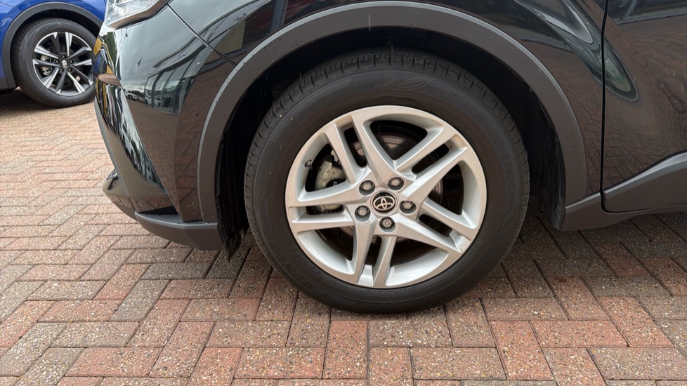 Toyota C-HR 1.8 Hybrid Icon 5dr CVT Hybrid Hatchback - Image 43