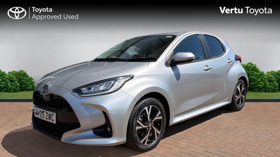 Toyota Yaris 1.5 Hybrid Design 5dr CVT Hybrid Hatchback - Image 3