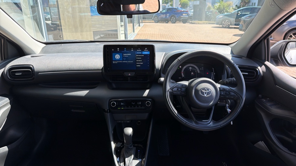 Toyota Yaris 1.5 Hybrid Design 5dr CVT Hybrid Hatchback - Image 6