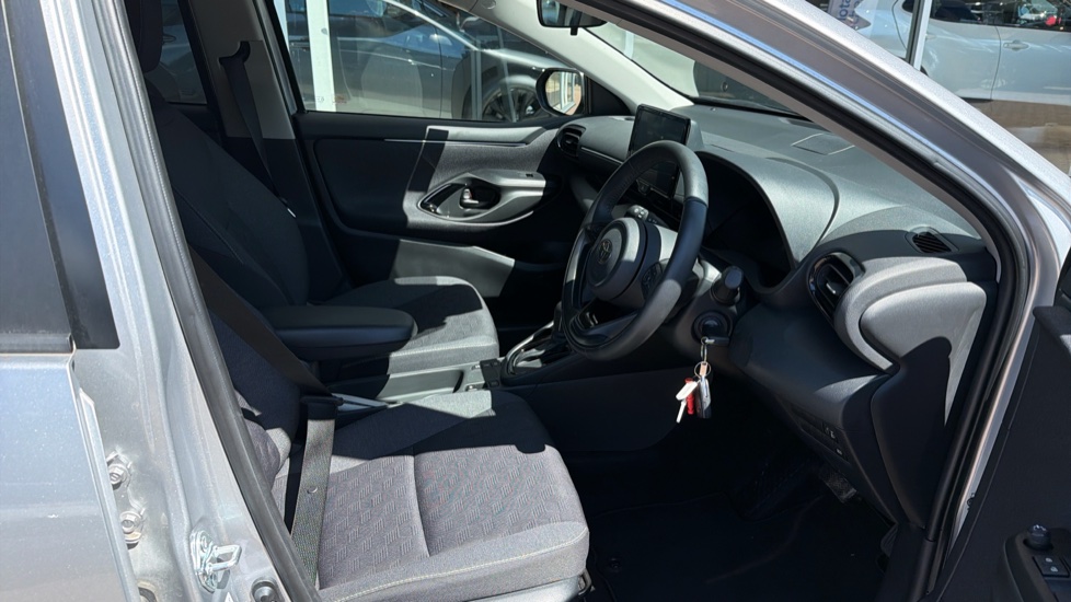 Toyota Yaris 1.5 Hybrid Design 5dr CVT Hybrid Hatchback - Image 12