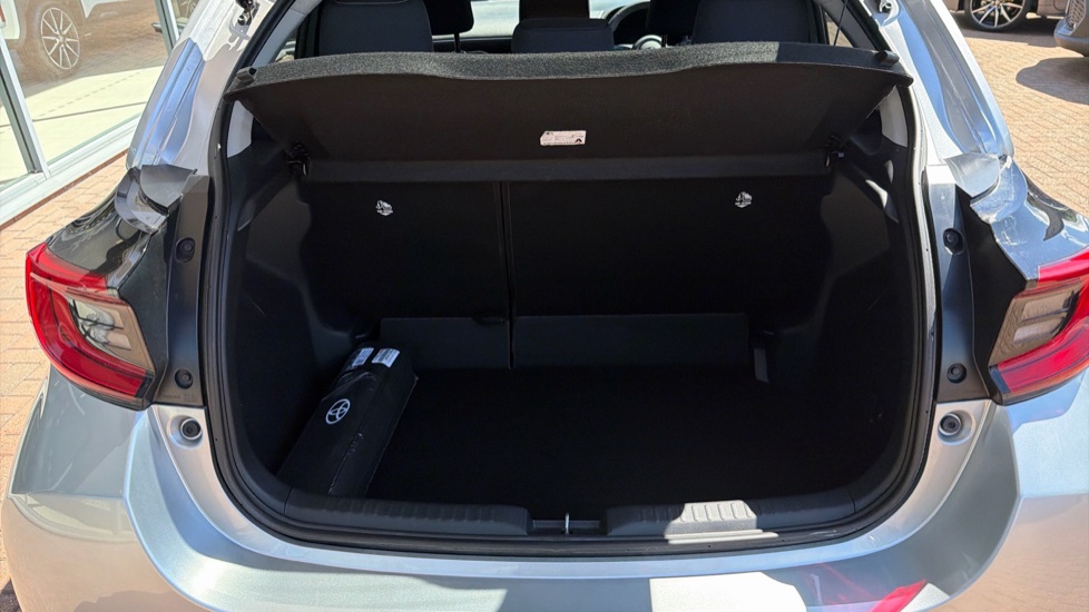 Toyota Yaris 1.5 Hybrid Design 5dr CVT Hybrid Hatchback - Image 13