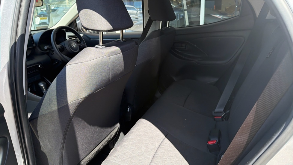 Toyota Yaris 1.5 Hybrid Design 5dr CVT Hybrid Hatchback - Image 15