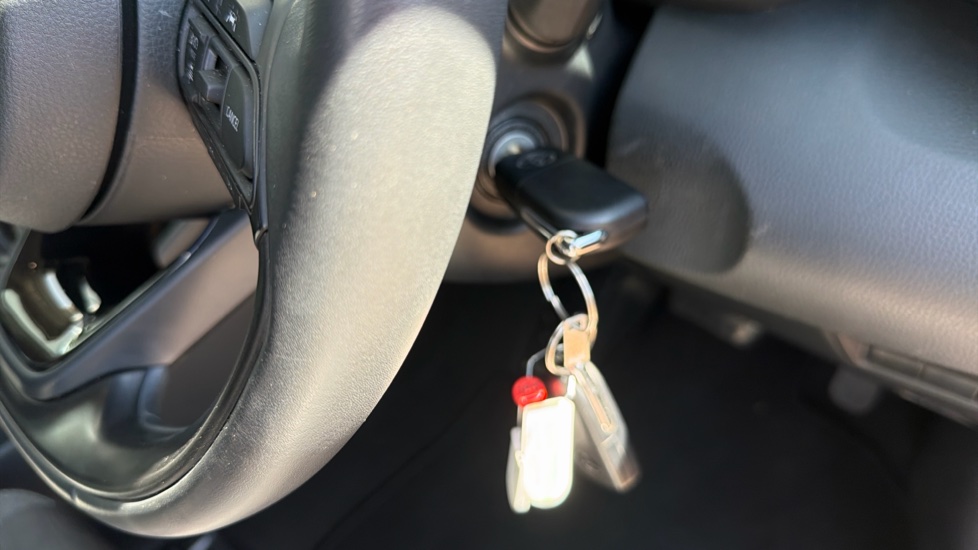 Toyota Yaris 1.5 Hybrid Design 5dr CVT Hybrid Hatchback - Image 16
