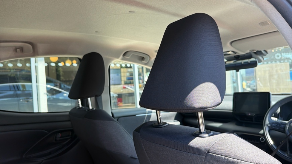 Toyota Yaris 1.5 Hybrid Design 5dr CVT Hybrid Hatchback - Image 19