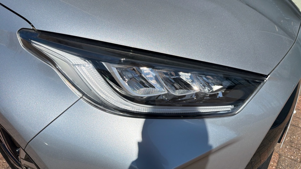Toyota Yaris 1.5 Hybrid Design 5dr CVT Hybrid Hatchback - Image 20