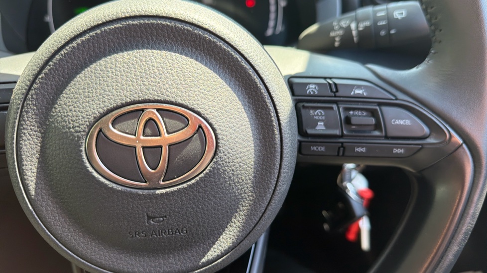 Toyota Yaris 1.5 Hybrid Design 5dr CVT Hybrid Hatchback - Image 37
