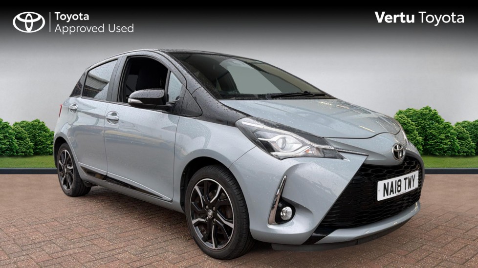 Toyota Yaris 1.5 VVT-i Blue Bi-tone 5dr Petrol Hatchback - Image 1