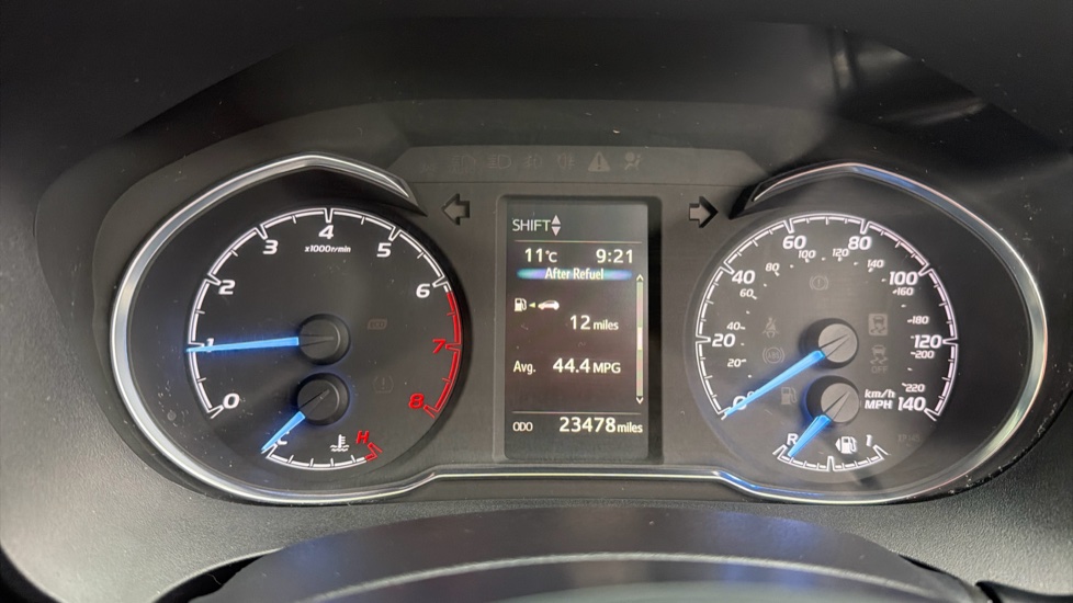 Toyota Yaris 1.5 VVT-i Blue Bi-tone 5dr Petrol Hatchback - Image 11