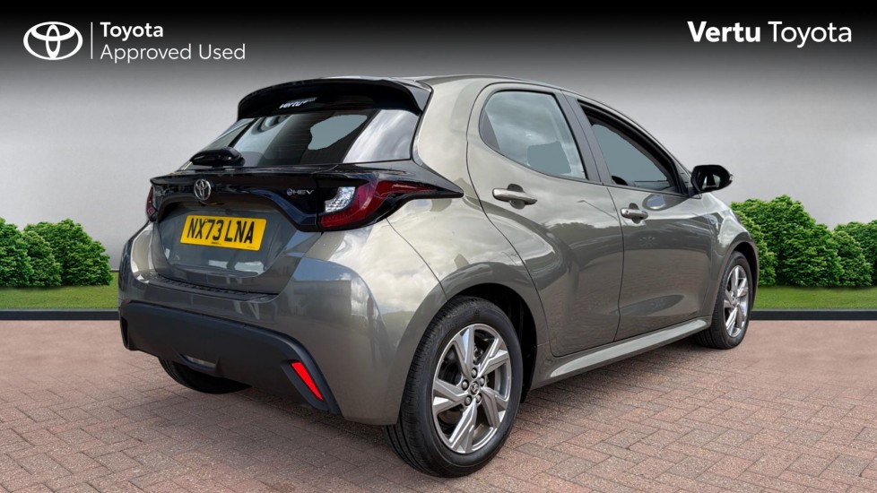 Toyota Yaris 1.5 Hybrid Icon 5dr CVT Hybrid Hatchback - Image 2