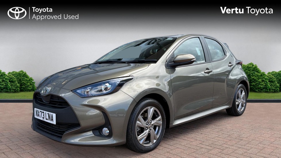 Toyota Yaris 1.5 Hybrid Icon 5dr CVT Hybrid Hatchback - Image 3