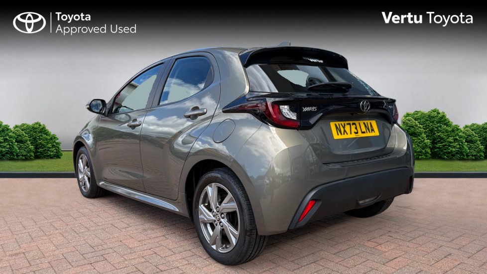 Toyota Yaris 1.5 Hybrid Icon 5dr CVT Hybrid Hatchback - Image 4