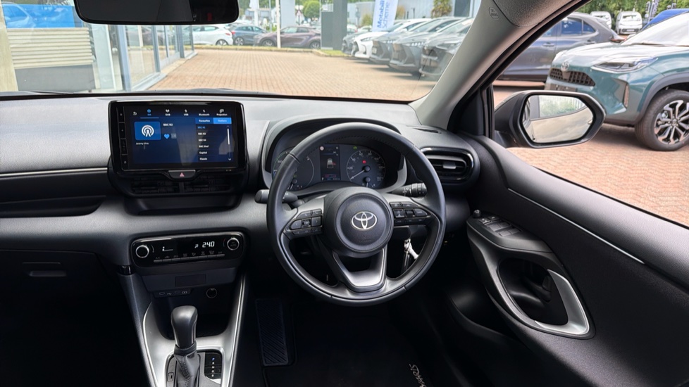 Toyota Yaris 1.5 Hybrid Icon 5dr CVT Hybrid Hatchback - Image 7